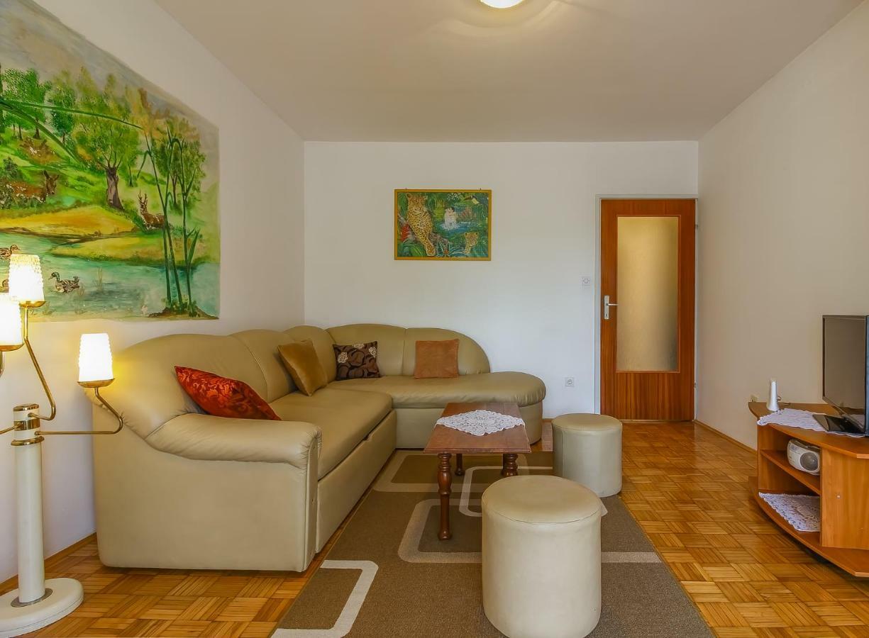 Kika B4+1 Apartment Poreč